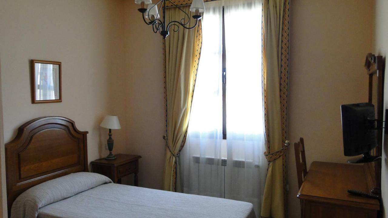 Hostal Las Paneras Ávila Zewnętrze zdjęcie